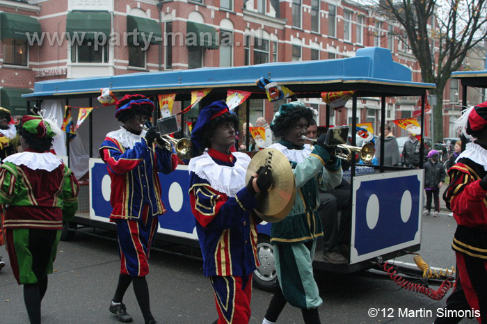 121117_016_intocht_sinterklaas_denhaag_partymania