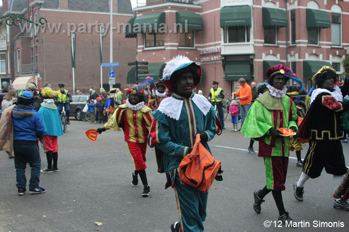 121117_017_intocht_sinterklaas_denhaag_partymania