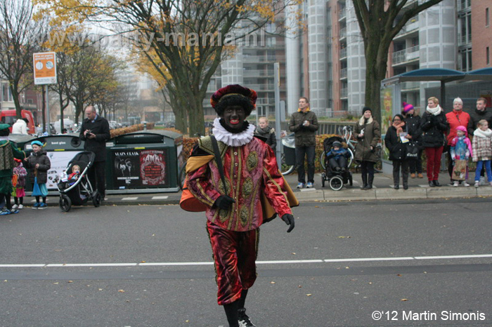 121117_018_intocht_sinterklaas_denhaag_partymania