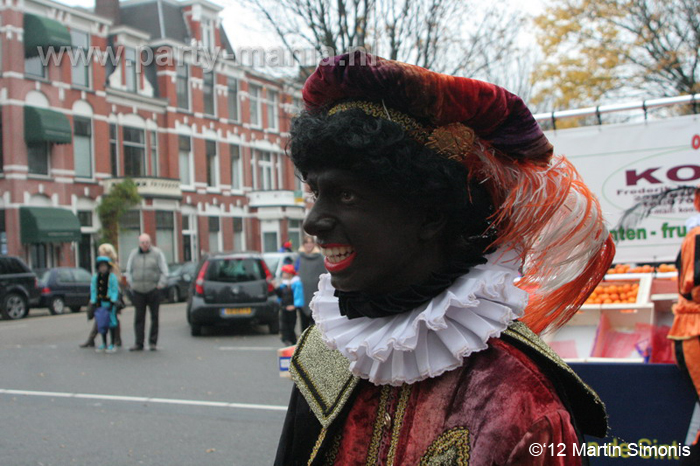 121117_022_intocht_sinterklaas_denhaag_partymania