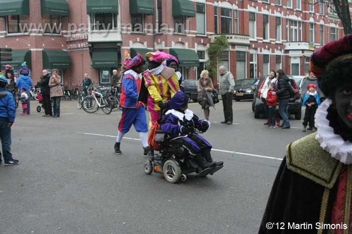 121117_023_intocht_sinterklaas_denhaag_partymania