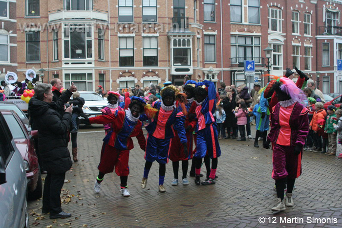 121117_030_intocht_sinterklaas_denhaag_partymania