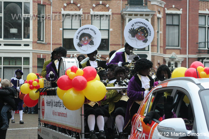 121117_031_intocht_sinterklaas_denhaag_partymania