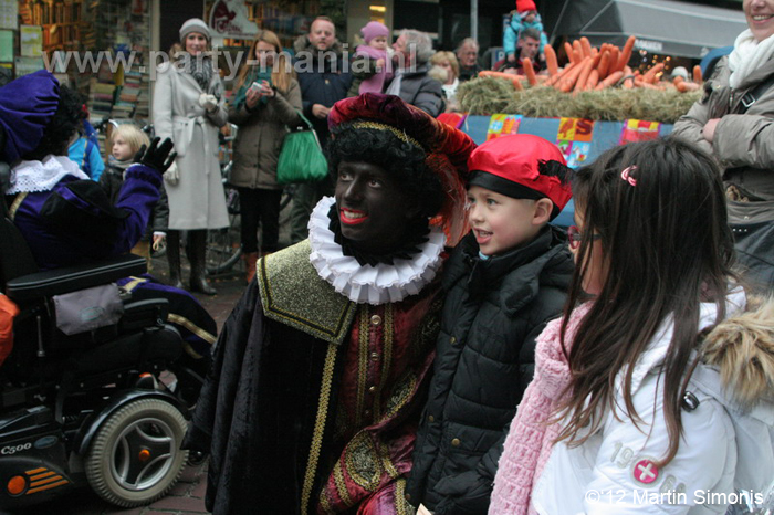 121117_037_intocht_sinterklaas_denhaag_partymania