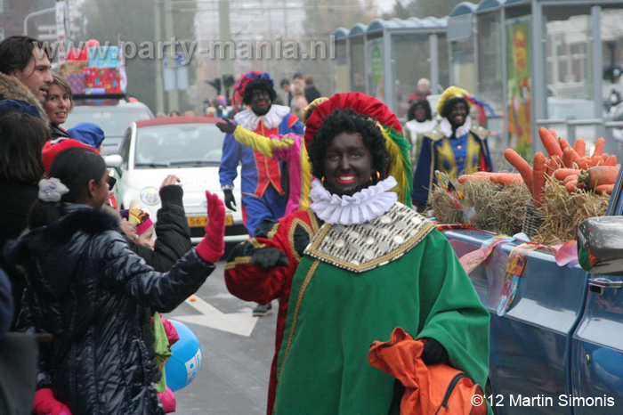121117_039_intocht_sinterklaas_denhaag_partymania