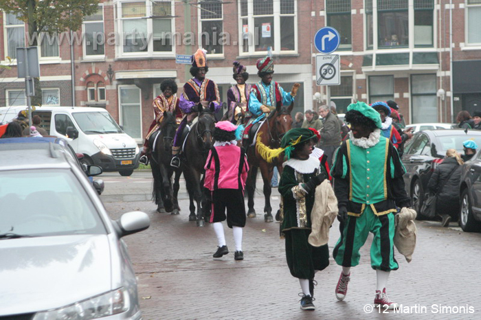 121117_042_intocht_sinterklaas_denhaag_partymania