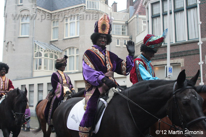 121117_044_intocht_sinterklaas_denhaag_partymania