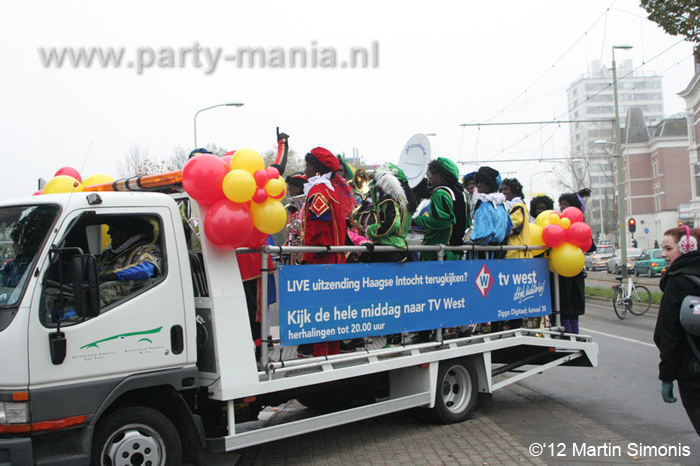 121117_052_intocht_sinterklaas_denhaag_partymania