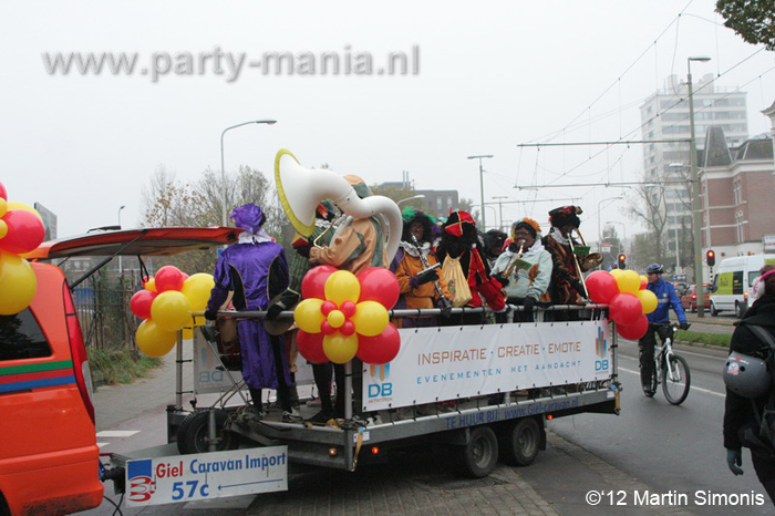 121117_057_intocht_sinterklaas_denhaag_partymania