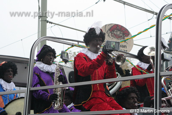 121117_084_intocht_sinterklaas_denhaag_partymania