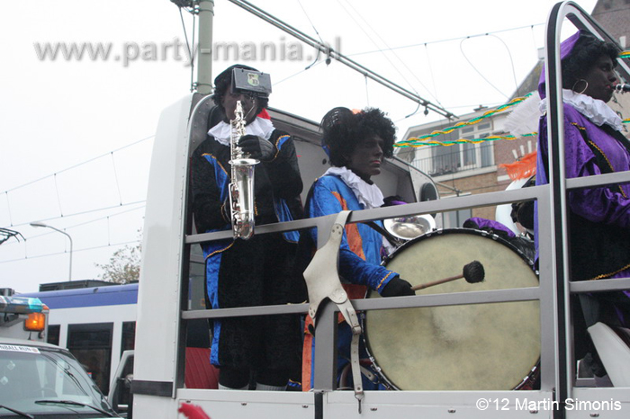 121117_085_intocht_sinterklaas_denhaag_partymania