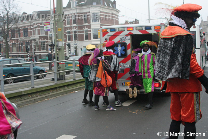 121117_090_intocht_sinterklaas_denhaag_partymania