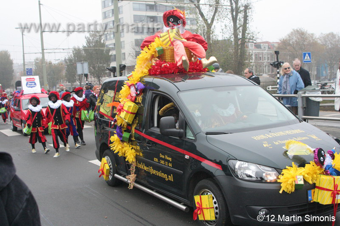 121117_092_intocht_sinterklaas_denhaag_partymania