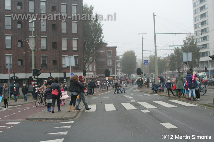 121117_105_intocht_sinterklaas_denhaag_partymania