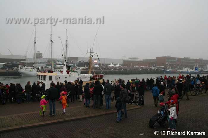 121117_00_intocht_sinterklaas_haven_scheveningen_partymania