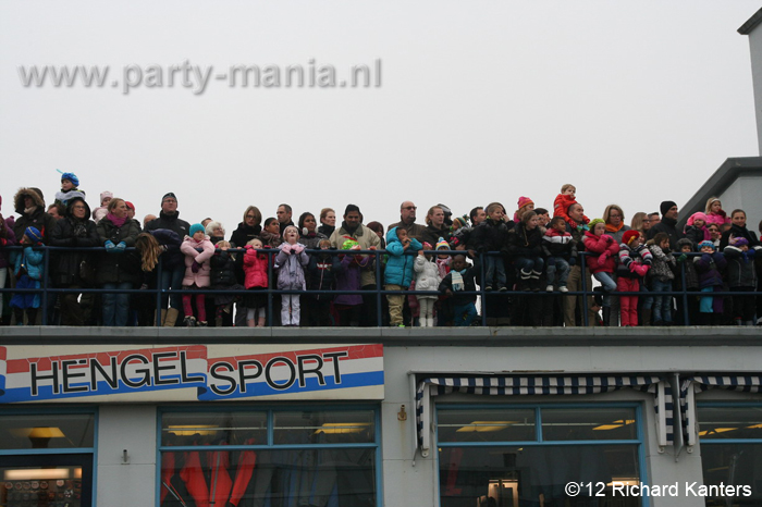 121117_07_intocht_sinterklaas_haven_scheveningen_partymania