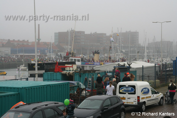 121117_13_intocht_sinterklaas_haven_scheveningen_partymania