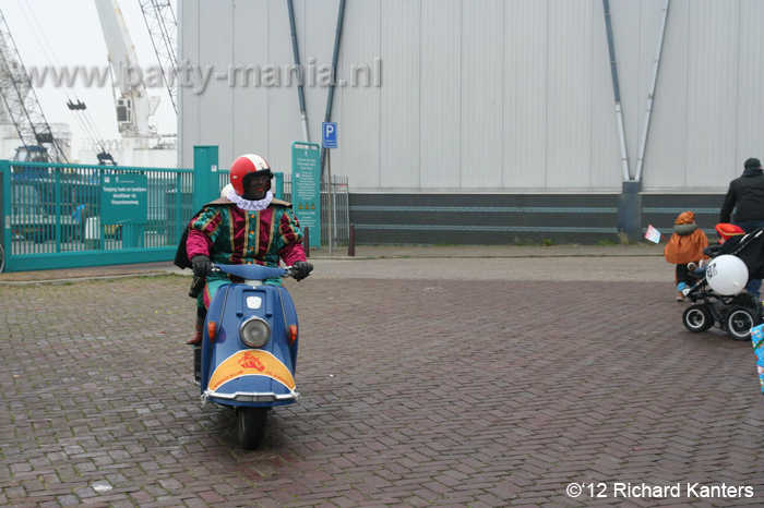 121117_26_intocht_sinterklaas_haven_scheveningen_partymania