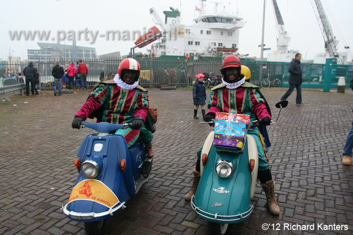 121117_27_intocht_sinterklaas_haven_scheveningen_partymania