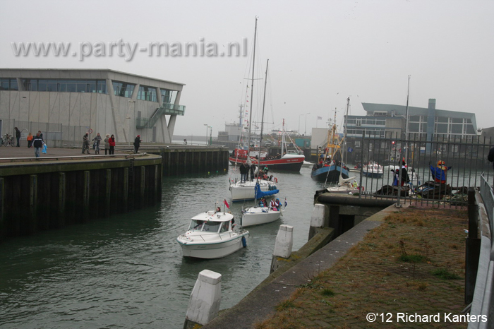 121117_29_intocht_sinterklaas_haven_scheveningen_partymania