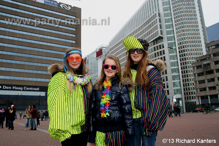 130223_03_harlem_shake_denhaag_partymania