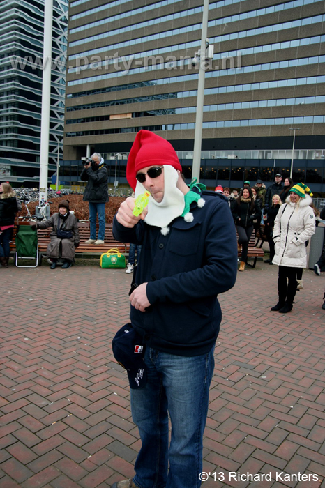 130223_13_harlem_shake_denhaag_partymania