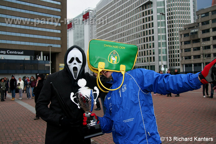 130223_15_harlem_shake_denhaag_partymania