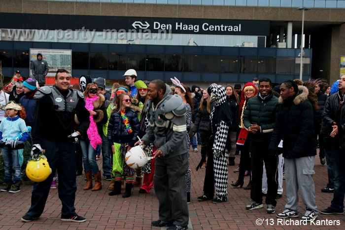 130223_27_harlem_shake_denhaag_partymania