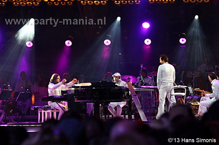 130328_12_the_passion_denhaag_partymania