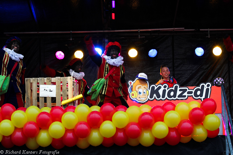 006_intocht_sinterklaas_scheveningen_denhaag_richard_kanters_fotografie